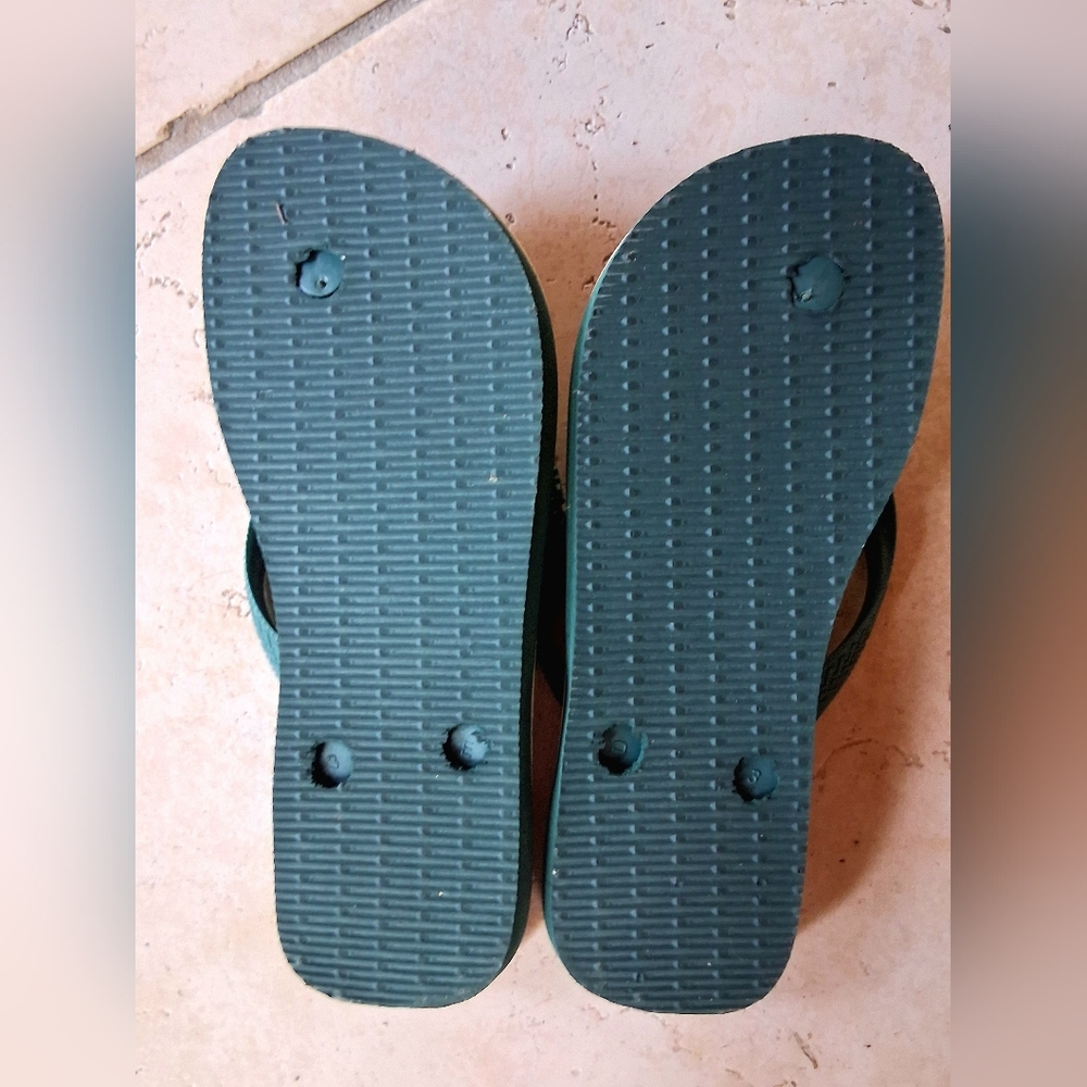 Havaianas Leafy Green and Yellow Flip Flops - Picture 4 of 4